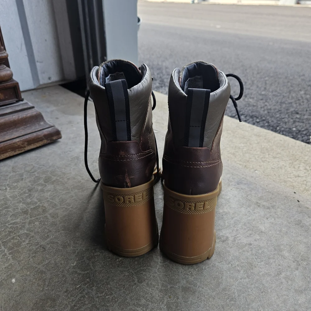 Sorel Brown and Tan Heeled Boots - Picture 4 of 7